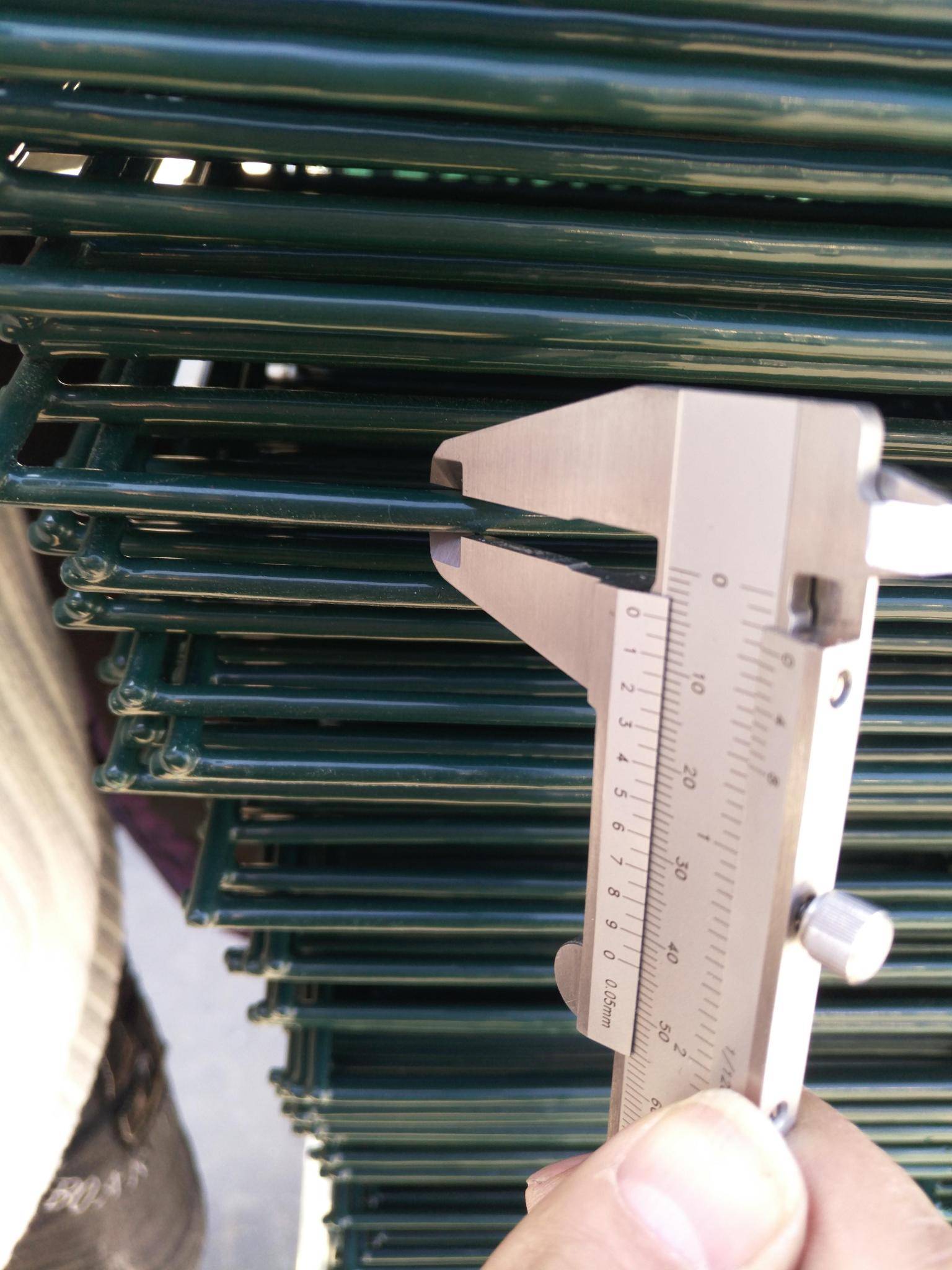 358 anti-climb fence